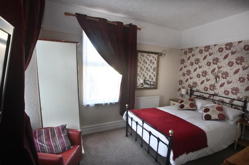 Double Room with Private Bathroom image 1