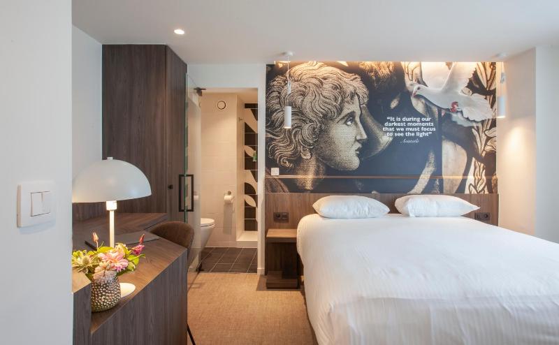Double Room image 1
