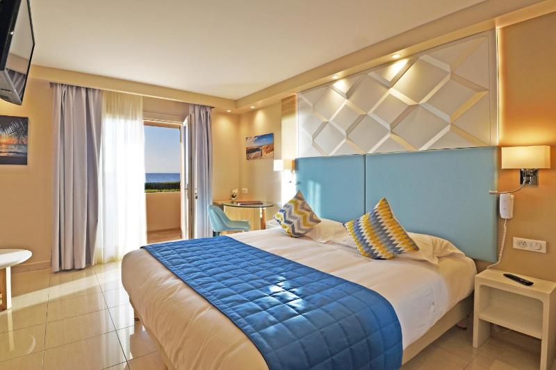 Double Room with Sea View - Ground Floor image 1