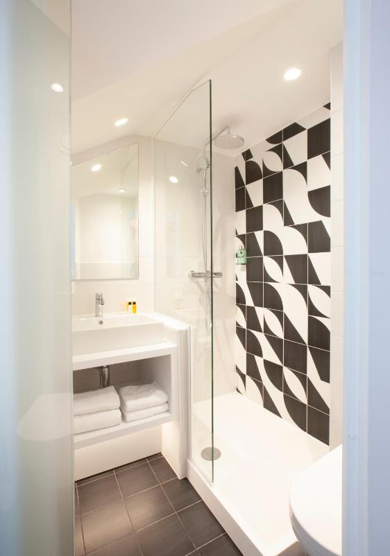 Double Room image 4