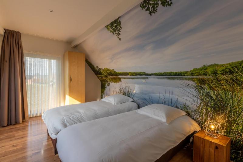 Luxury Quadruple Room image 3