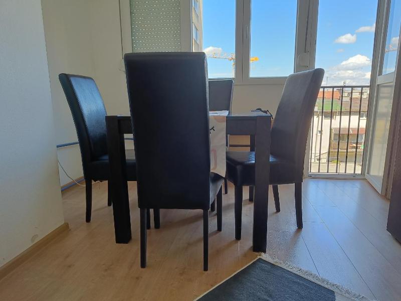 One-Bedroom Apartment image 4