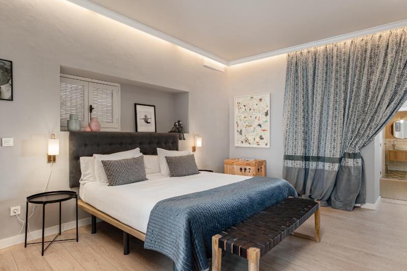 Deluxe Junior Suite with King bed  image 1
