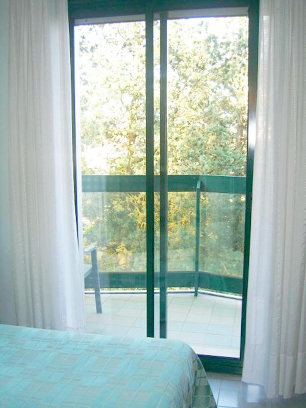 Quadruple Room with Pool View image 2