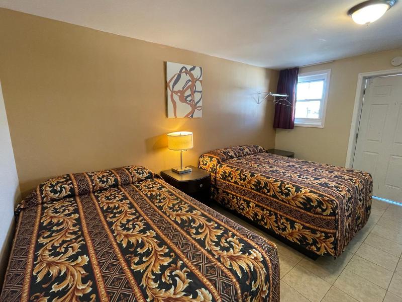Standard Two Double Beds Non-smoking image 1