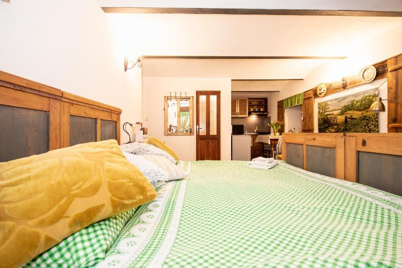 Apartment with Garden View image 4