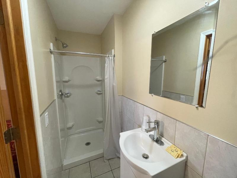 Suite with Four Double Beds image 4