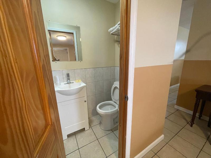 Suite with Four Double Beds image 2