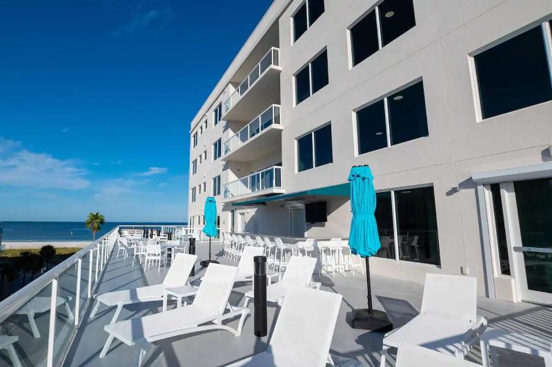 The Avalon Club - image 12