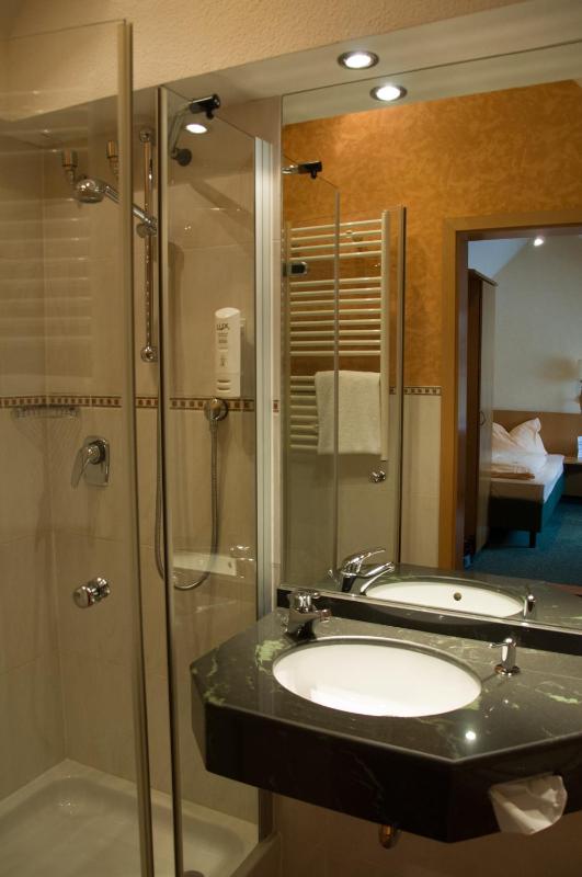 Budget Double or Twin Room image 2