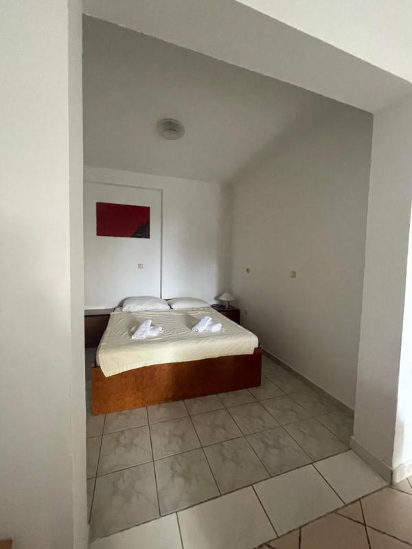 Studio Apartment image 4