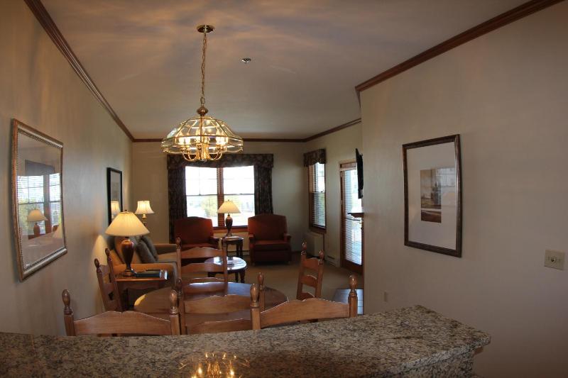 Queen Suite-Garden View image 1