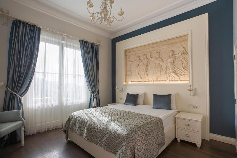 Deluxe Room image 3