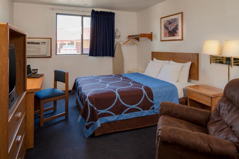 Queen Room - Disability Access/Non-Smoking