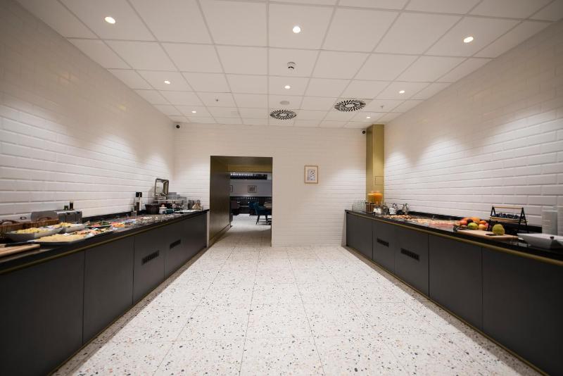 The Gold Bank - image 9