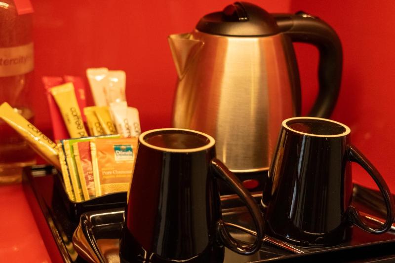 Superior King Room (Includes 15% Off F&B and Shuttle Service to Festival City Mall) image 2