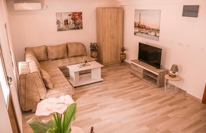 Apartmani Dumezic - image 1