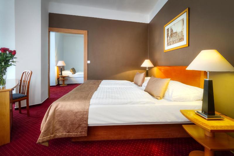 Quadruple Room image 2