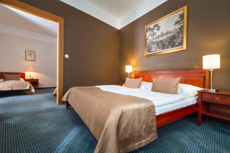 Quadruple Room image 3