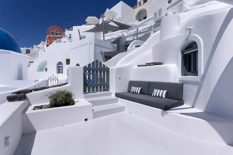 Bluedome Cavehouse  image 2