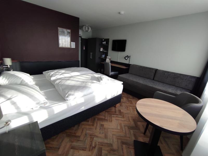 Triple Room image 2