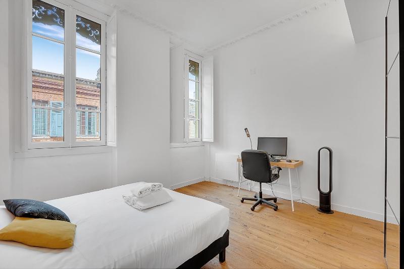 LE CODRUS - Charmant appartement dans l'hyper centre toulousain - image 14