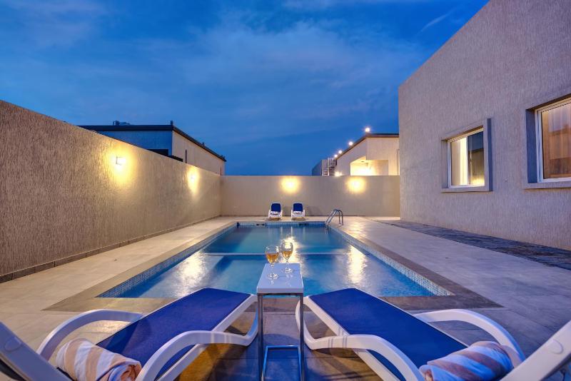 The Royal Villa 2 Bedrooms with Private Pool image 1