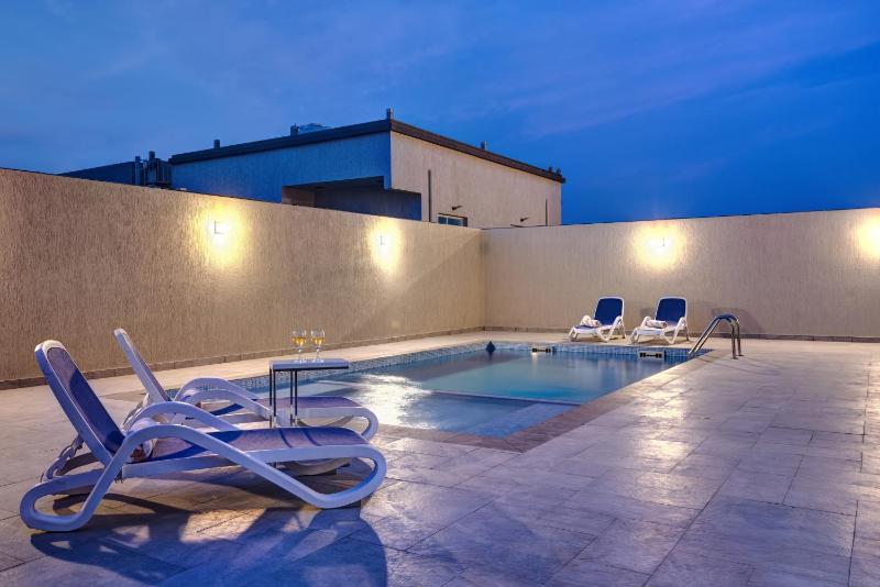 The Royal Villa 2 Bedrooms with Private Pool image 2