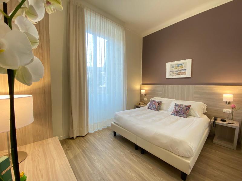 Standard Double Room image 1