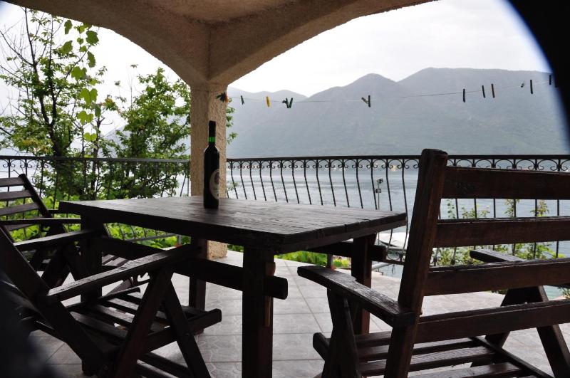 Studio Apartment with Sea View image 3