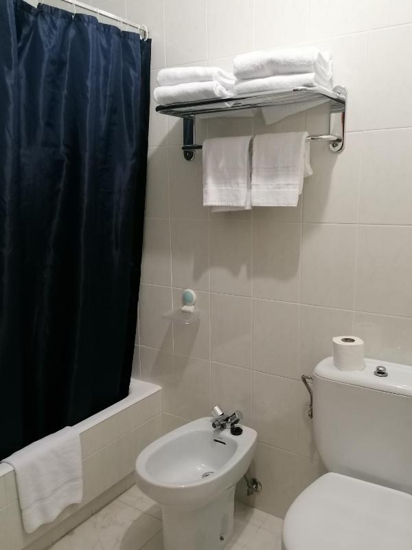 Two-Bedroom Apartment with Sea View (4-5 Adults) image 3