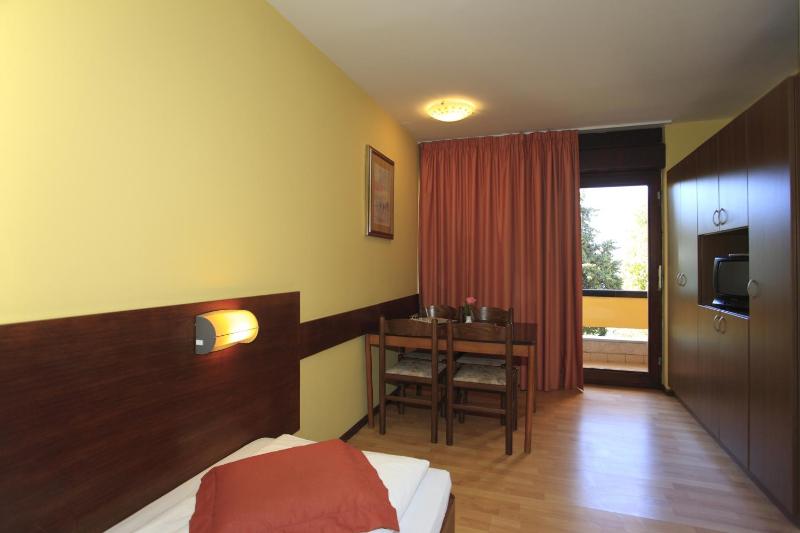Economy Single Room image 2