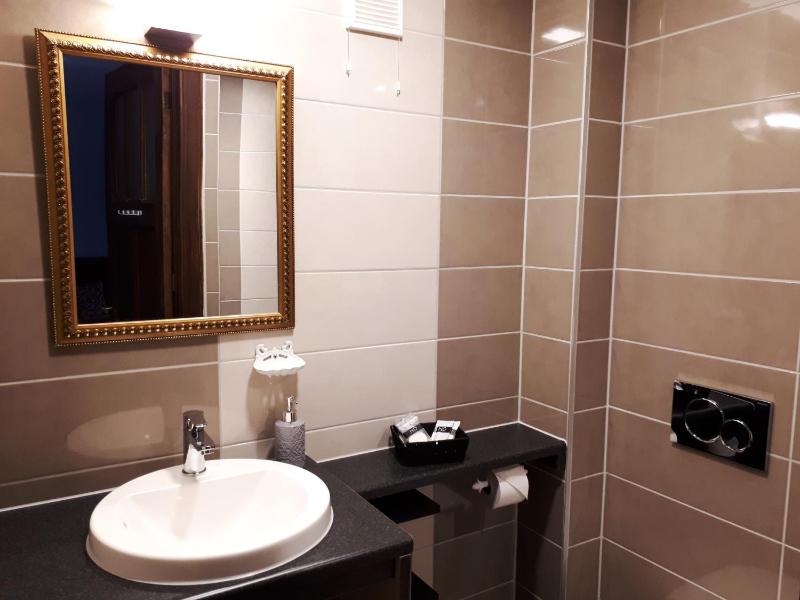 Three-Bedroom Suite image 4