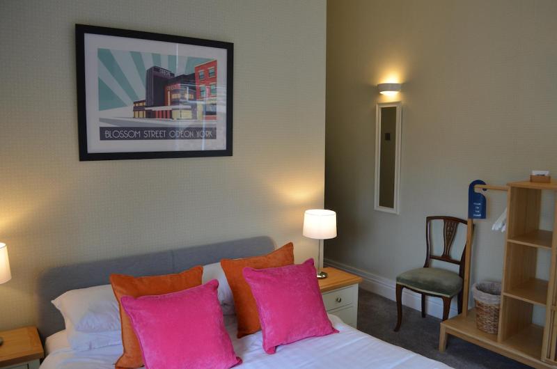 Double Room image 2