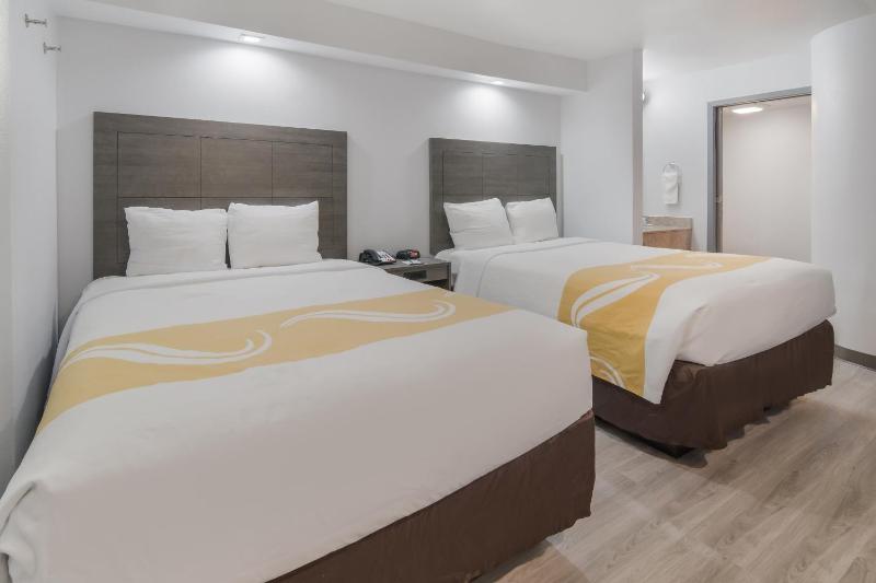 Double Room with Two Double Beds - Non-Smoking image 4