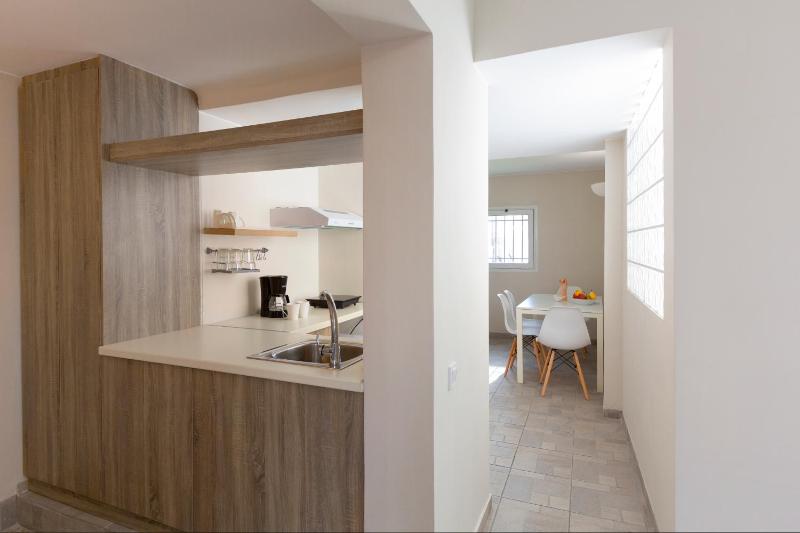 One-Bedroom Apartment image 2