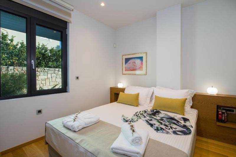 Villa Night Flower - image 4
