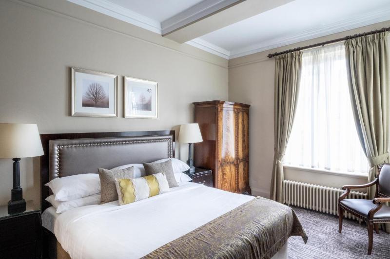Executive Double Room image 4