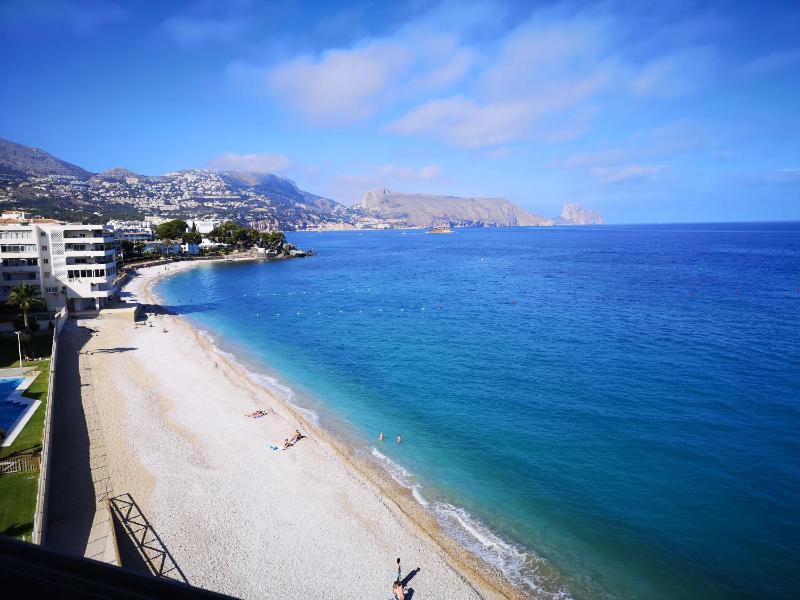 Ático espectacular en primera línea playa con piscina - image 17