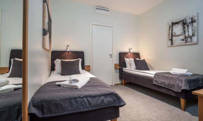 Moderate Twin Room without Window image 1