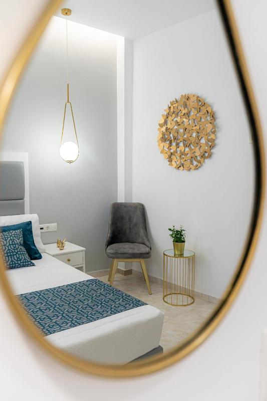 Double Room image 4