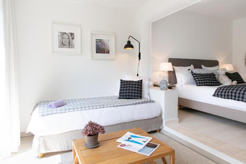 Triple Room image 4
