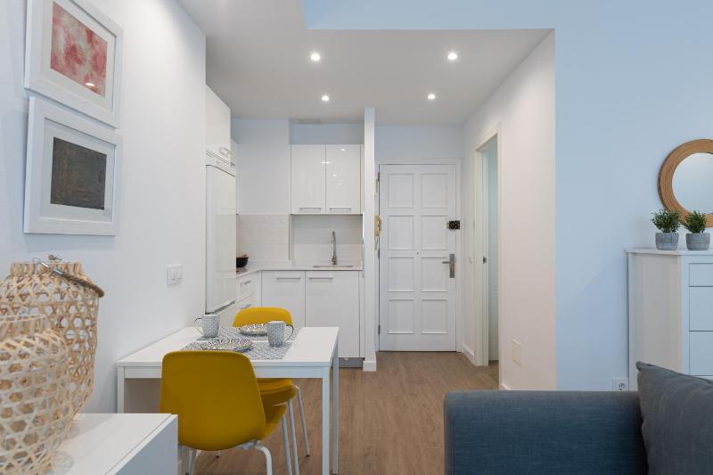 HomeForGuest Moderno Estudio junto a Las Canteras - image 21