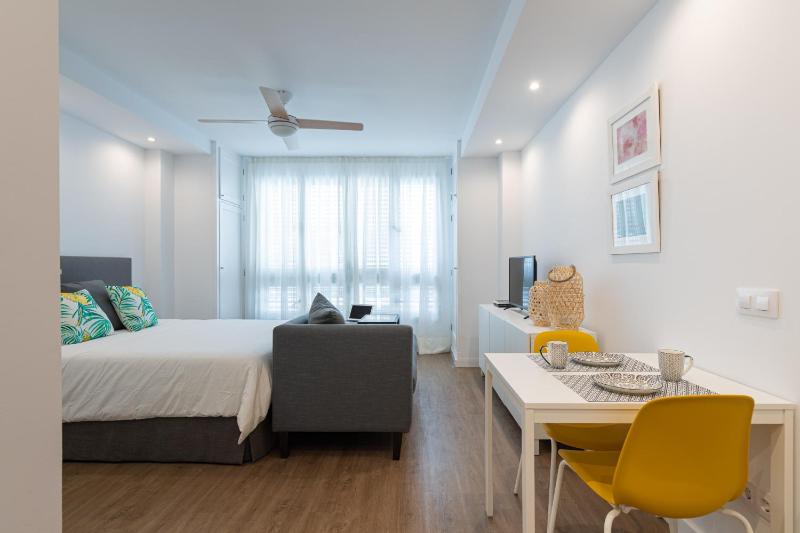HomeForGuest Moderno Estudio junto a Las Canteras - image 19