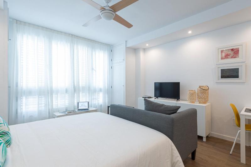 HomeForGuest Moderno Estudio junto a Las Canteras - image 14
