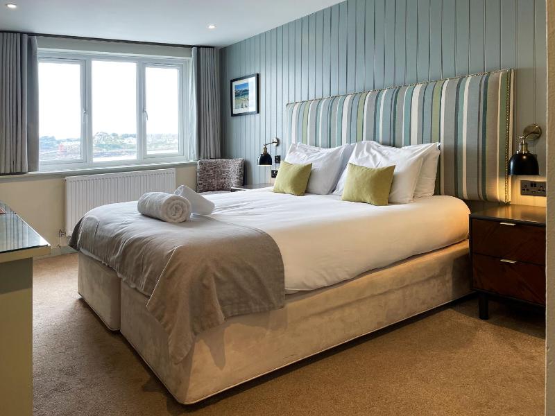 Double Room with Sea View image 2