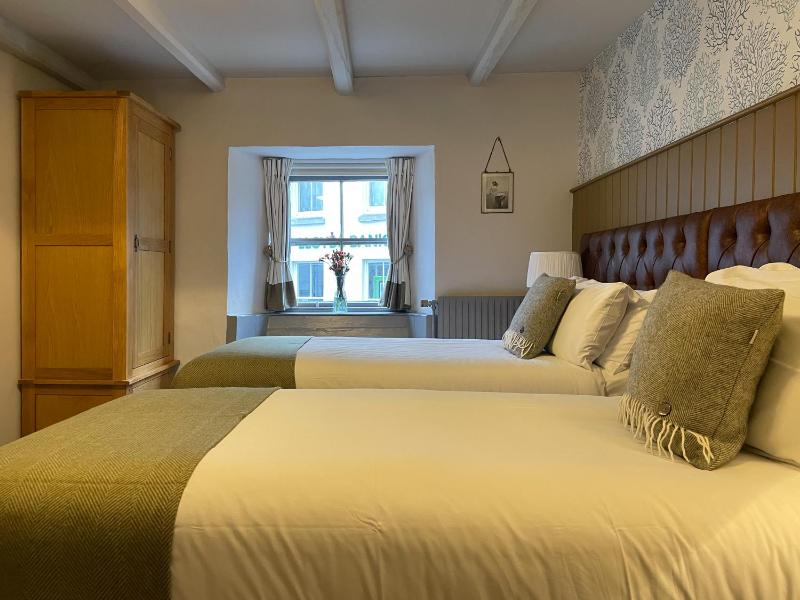 Twin Room image 1