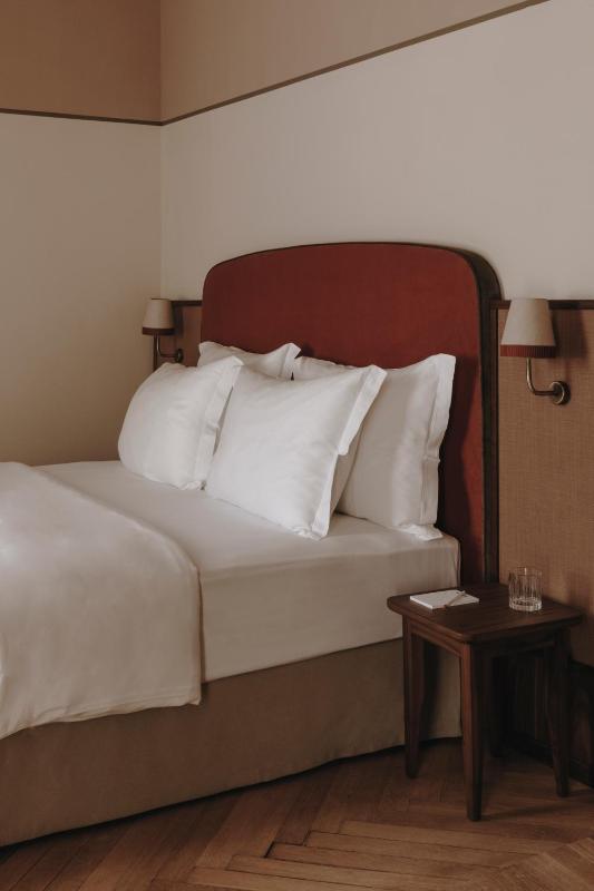 Double Room with Balcony image 1