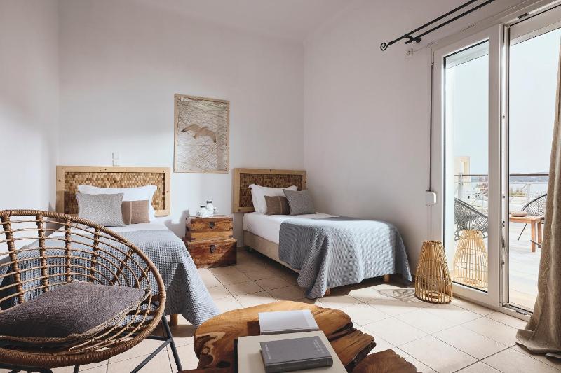 Superior Family Room with Sea View image 1