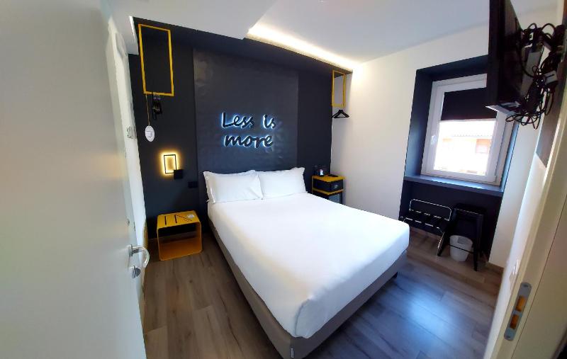 Economy Double Room image 1